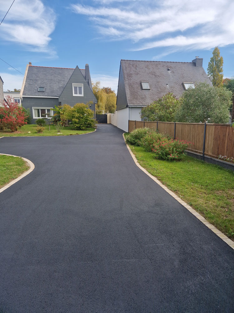 Réfection d'une allée goudronnée - Après